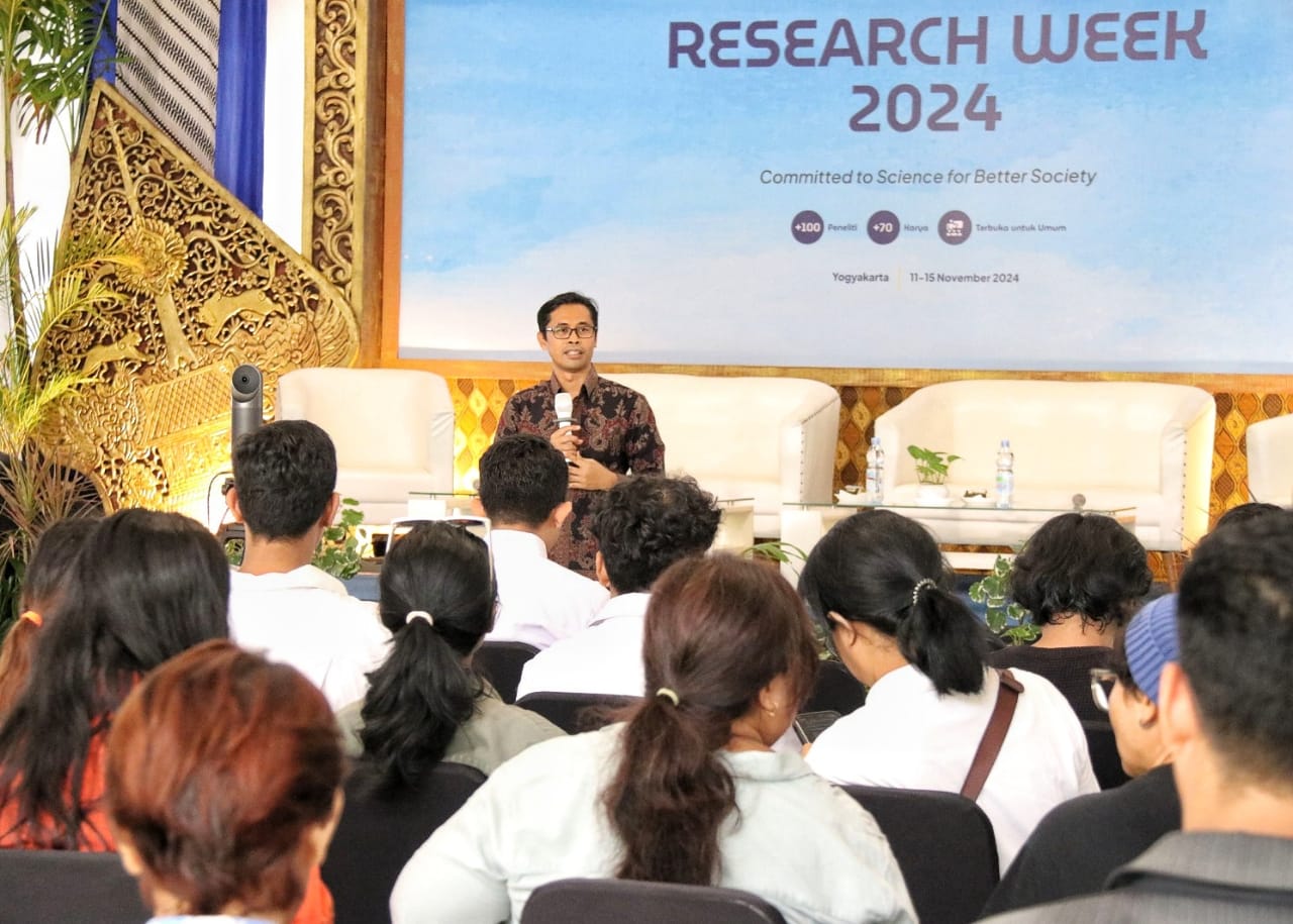 Fisipol UGM Soroti Transisi Energi dan Perubahan Iklim dalam Research Week 2024